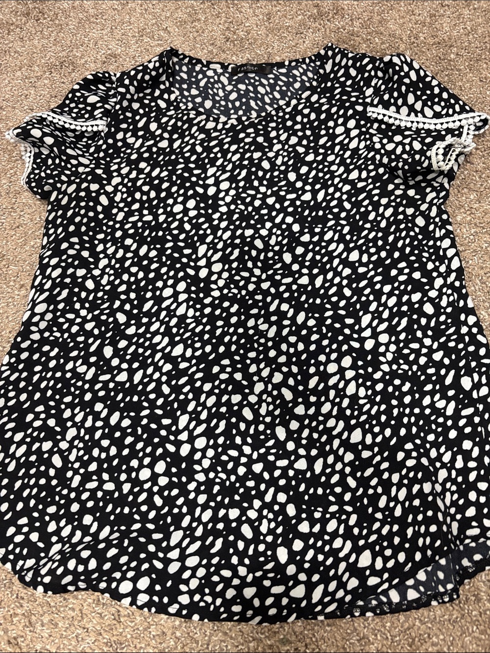 Amazon Black & White Pebble Print Flutter Sleeve Blouse